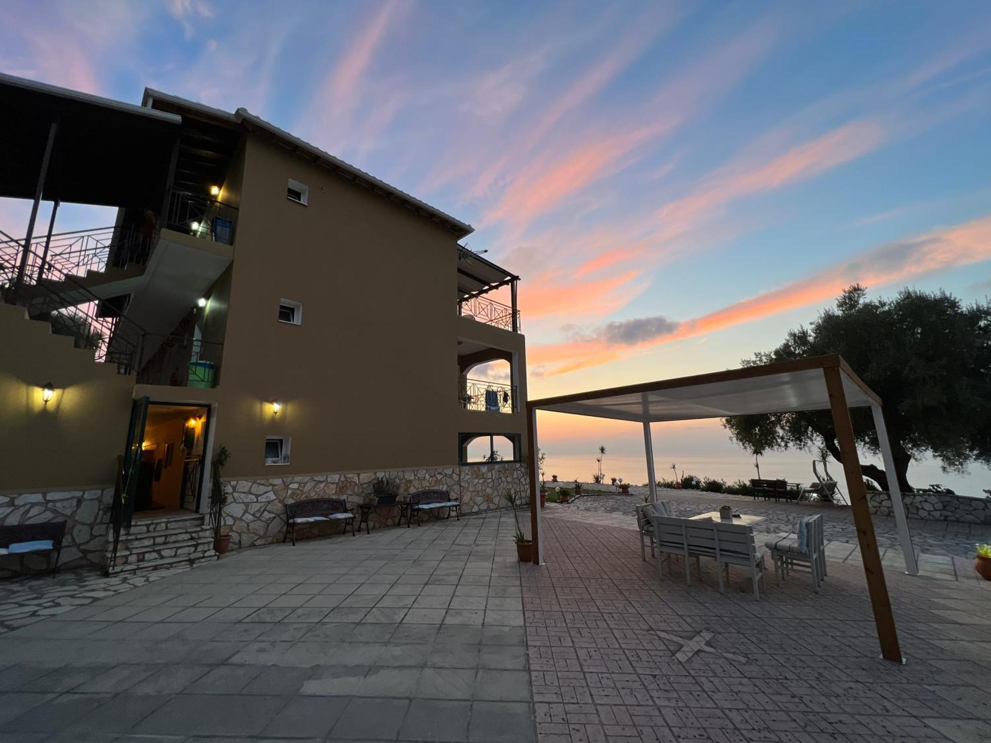 La Casa D' Irene (Adults Only) Hotel อาโยส นิกีตัส ภายนอก รูปภาพ