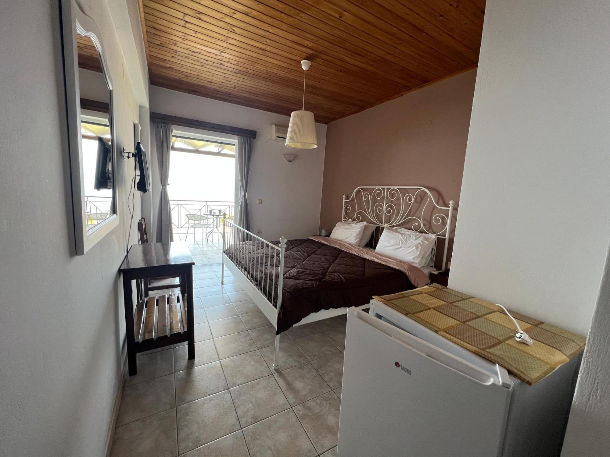 La Casa D' Irene (Adults Only) Hotel อาโยส นิกีตัส ภายนอก รูปภาพ