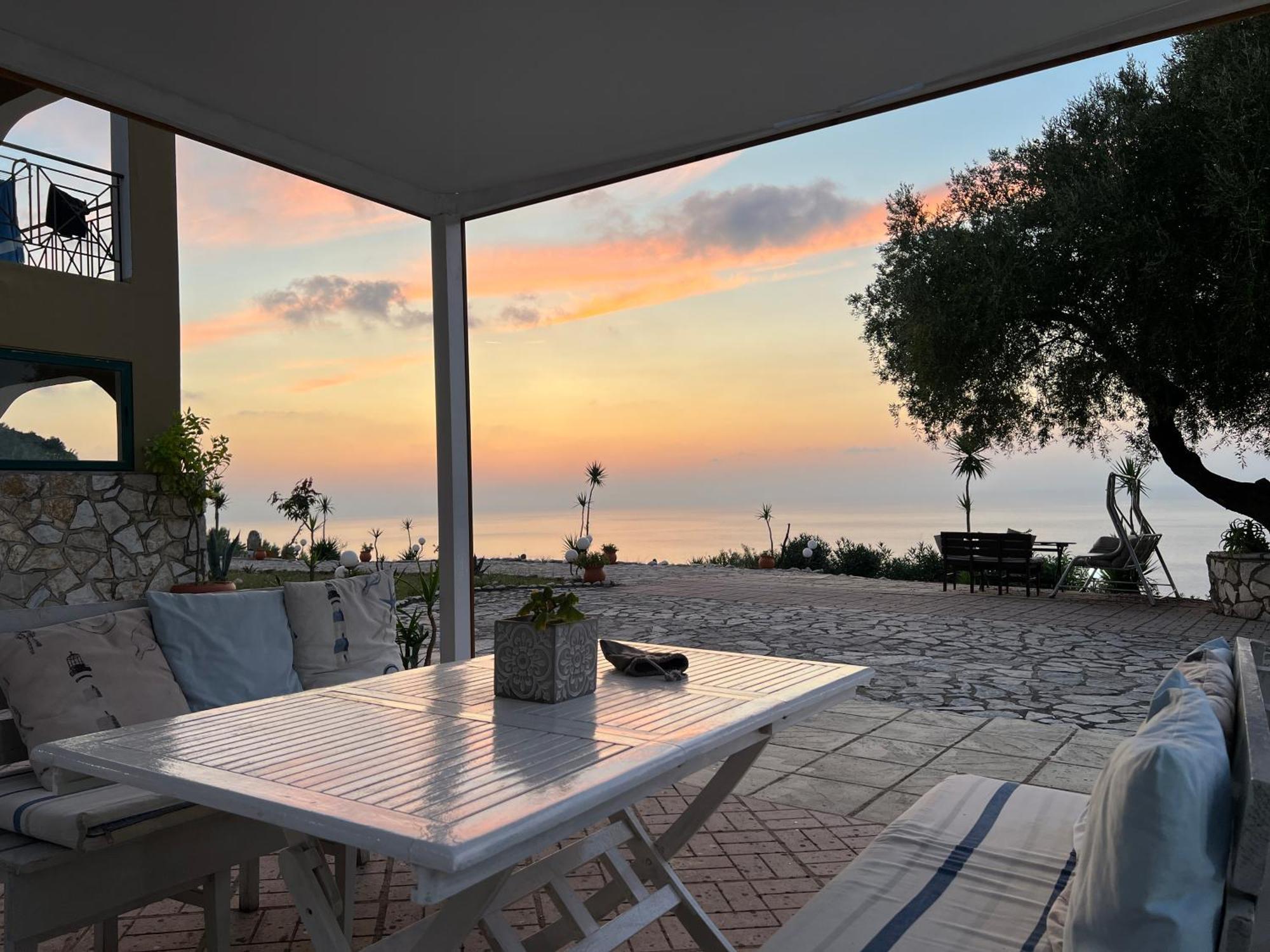 La Casa D' Irene (Adults Only) Hotel อาโยส นิกีตัส ภายนอก รูปภาพ